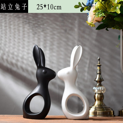 Simple Modern Ceramic Figurines Livingroom Ornament Home Furnishing Decoration Crafts Office Coffee Accessories Wedding Gift