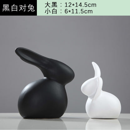 Simple Modern Ceramic Figurines Livingroom Ornament Home Furnishing Decoration Crafts Office Coffee Accessories Wedding Gift